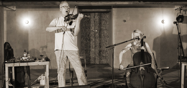 Tony Conrad & Jennifer Walshe - credit: Photo by Fabio Lugaro